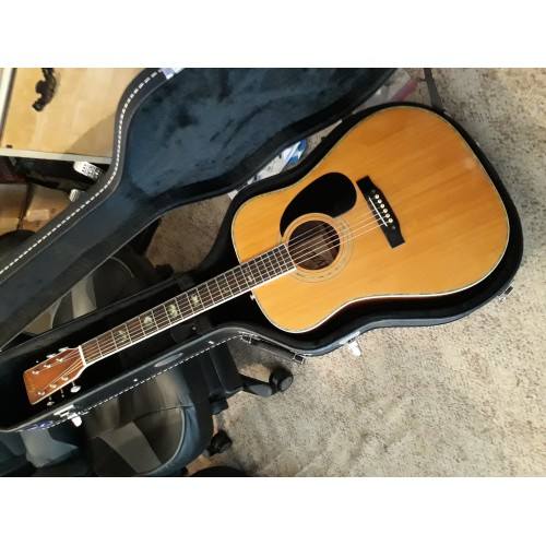 Avila Acoustic Guitar