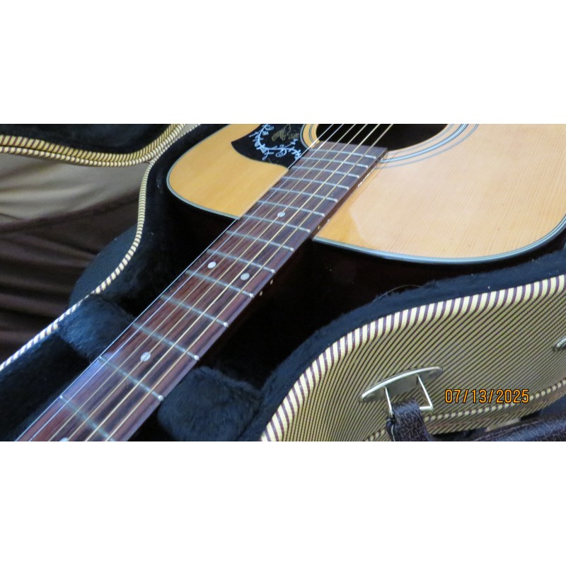 Yamaha F-335 Acoustic Guitar