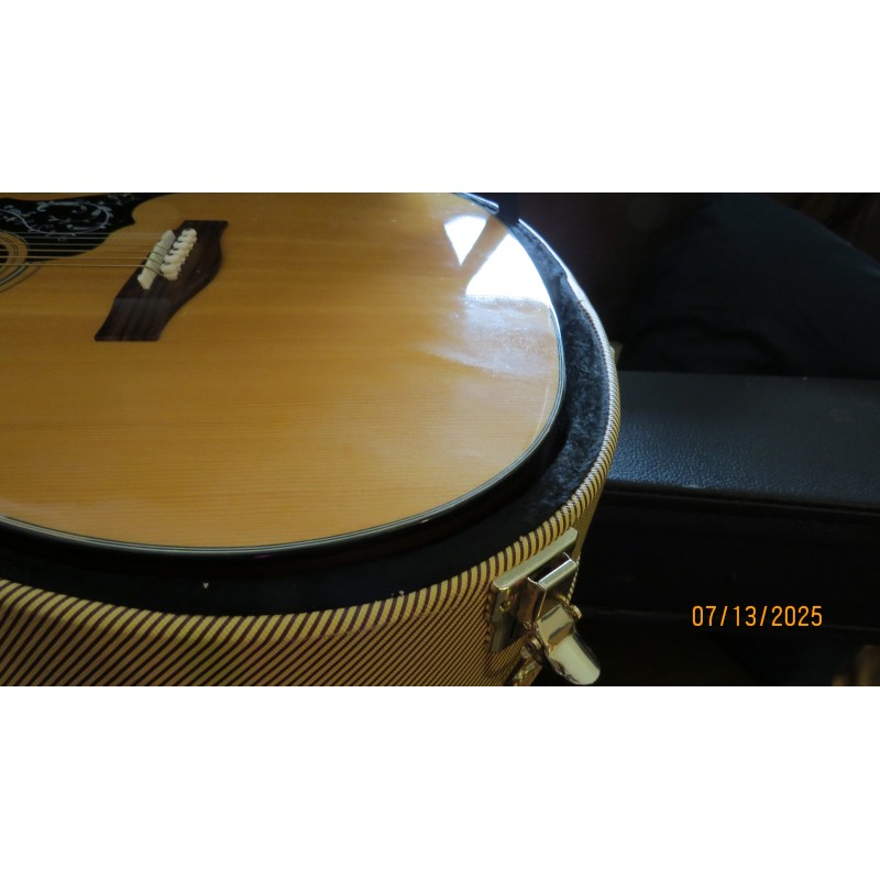 Yamaha F-335 Acoustic Guitar