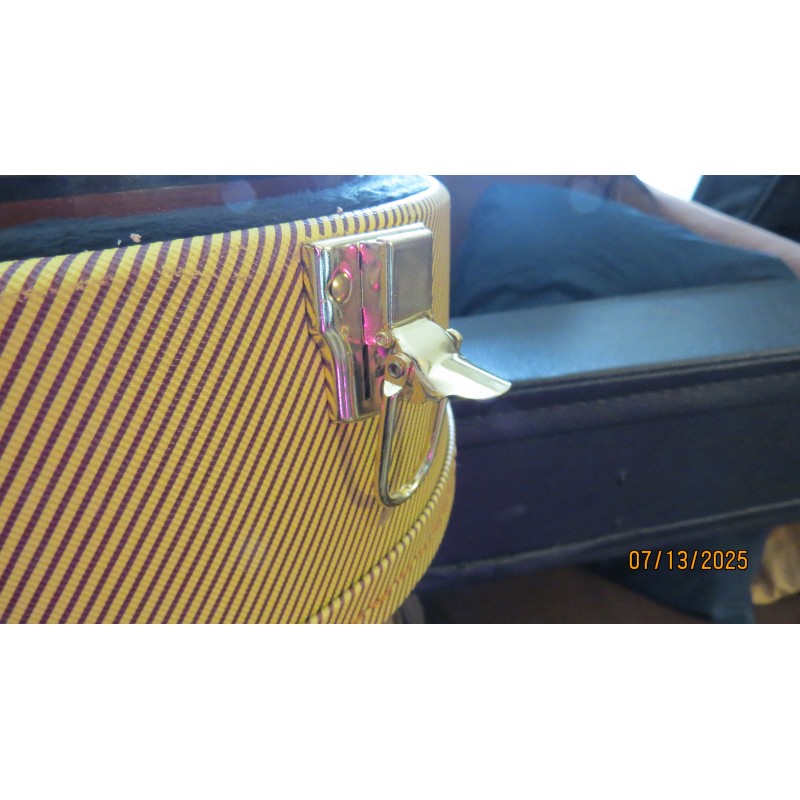 Yamaha F-335 Acoustic Guitar